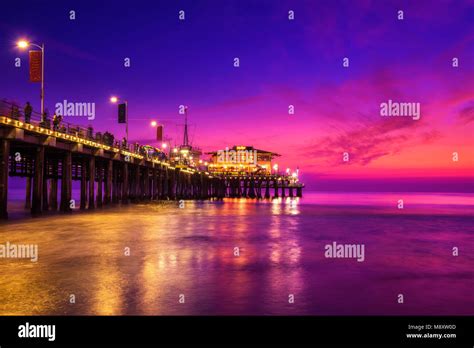 Sunset with many tourists at Santa Monica Pier in Los Angeles Stock Photo - Alamy