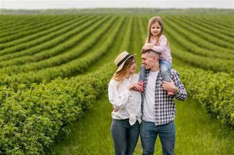 Family enjoying farm time | Free Photo