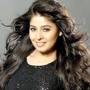 Sunidhi Chauhan Bio - Born, age, Family, Height