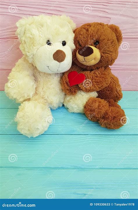 Teddy Bear Toy on a Wooden Heart Stock Image - Image of birthday, bouquet: 109330633