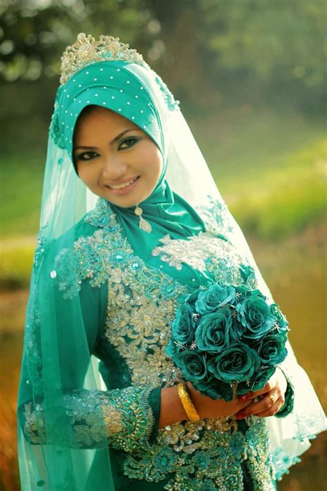 wedding dress green turquoise colour . i like it ☺ | Wedding dresses, Green wedding dresses ...
