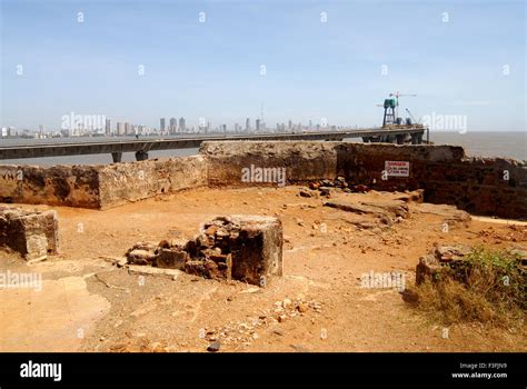 Bandra Worli sea link under construction seen from Bandra fort in ...