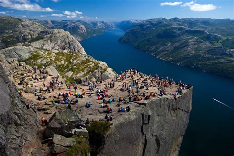 File:Preikestolen Pulpit Rock Lysefjord Norway.jpg - Wikimedia Commons
