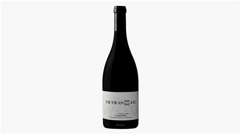 The 10 Best Oregon Pinot Noir Bottles to Buy Right Now