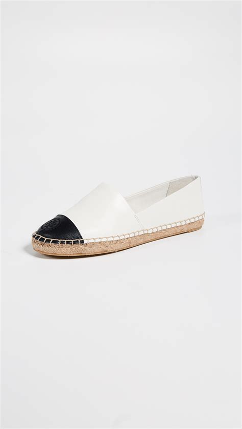 19 Flats With Arch Support You Can Walk Miles In | Who What Wear