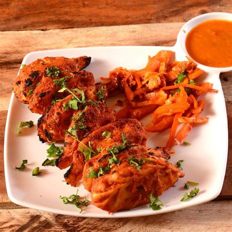 TANDOORI MOMOS – Desi Baniye