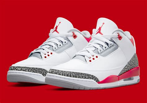 【いいたしま】 NIKE AIR JORDAN3RETRO FIRE RED2022新品未使用 いていませ