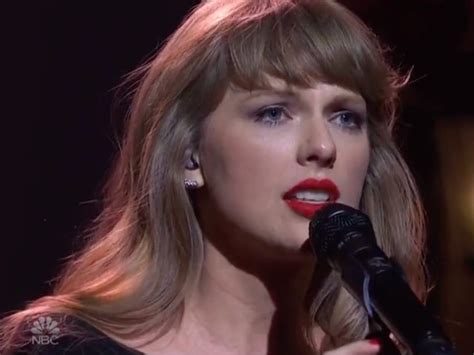 SNL: Taylor Swift wows fans with 10-minute performance of ‘All Too Well’ | The Independent