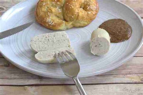 Eating "Weißwurst" the right way ⋆ My German Recipes