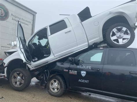 8 dead, 63 injured in 'super fog' multi-car pileup on Louisiana highway: Police - ABC News