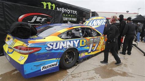 NASCAR: Monster Energy extends Cup Series deal for one year | Charlotte Observer