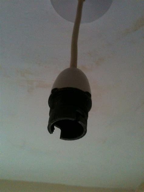 lighting - How to replace the plastic socket in a B22 light fitting? - Home Improvement Stack ...