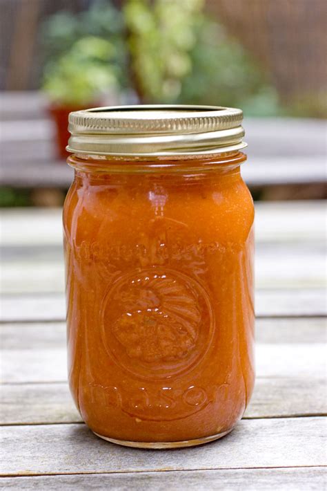Sriracha in jar | Jessica and Lon Binder | Flickr