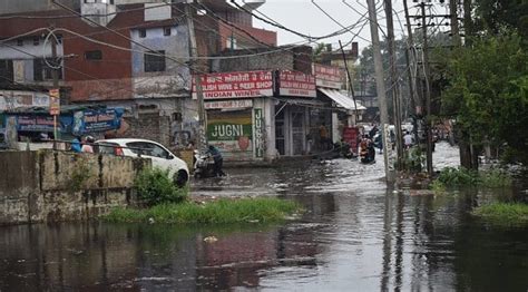 Ludhiana: Polluted stream Buddha Nullah overflows after heavy rains, floods residential areas ...