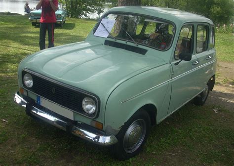 File:'80 Renault 4L (Auto classique Laval '10).jpg - Wikimedia Commons