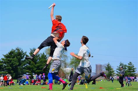 Celebrating the Birth of Ultimate Frisbee | Kid Reporters' Notebook | Scholastic Inc.