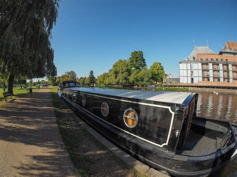 Premium Photo | River avon in stratford upon avon