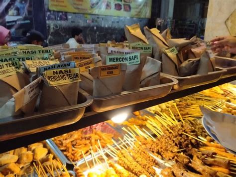 Angkringan: The street food tour in Yogyakarta - TaleTravels