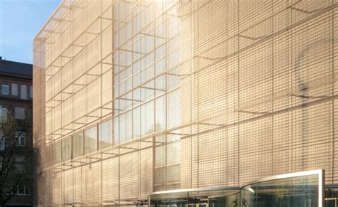 Metal mesh: Façade cladding as illuminated focal point | GKD IN