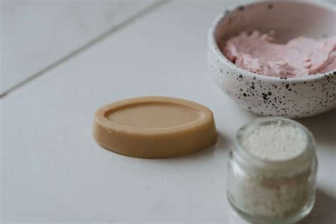 6 Awesome Lip Scrub Benefits For Glowing Lips - Icy Health