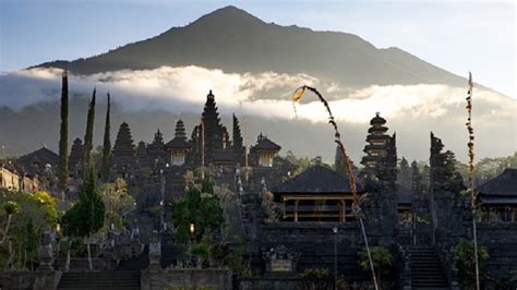 MORE ABOUT PURA BESAKIH, THE BIGGEST & MOST MAGNIFICENT TEMPLE IN BALI