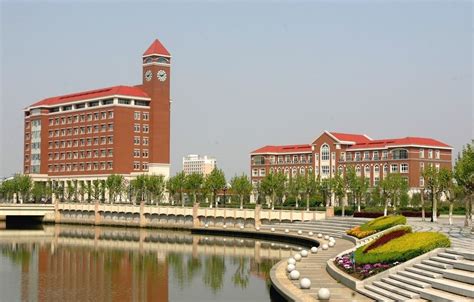 Shanghai Jiao Tong University Design School + University of Michigan Taubman College of ...
