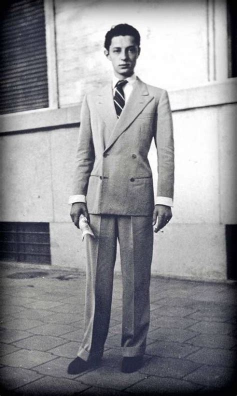 Gianni Agnelli - Gentleman Of Style | Gianni agnelli, Italian suit, Pitti uomo street style