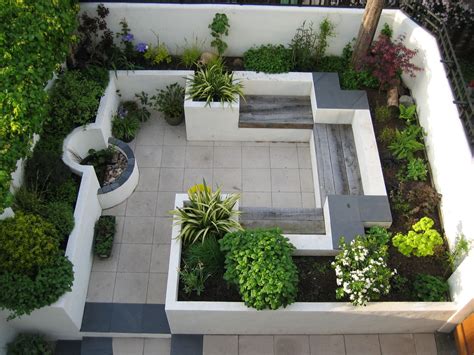 Small Front Courtyard Ideas To Give Your Home An Instant Makeover ...