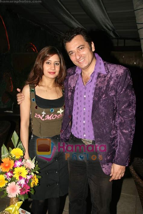 Avinash Wadhawan at Rehan Shah's bday bash in Twist on 20th Jan 2010 ...