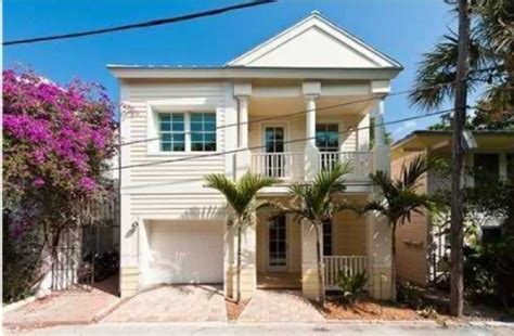 Jimmy Buffett Purchases Third Palm Beach Home For $1.3 Million