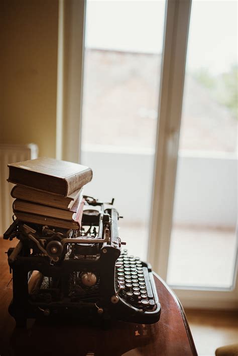 Typewriter, books, vintage, HD phone wallpaper | Peakpx