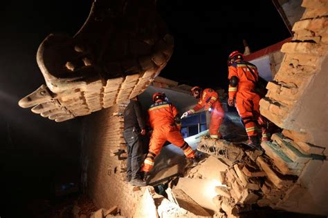 6.2 magnitude earthquake kills 118 in Northwest China - Khaama Press