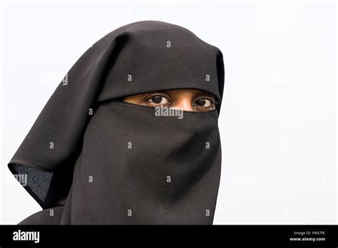 Muslim Burka Stock Photos & Muslim Burka Stock Images - Alamy