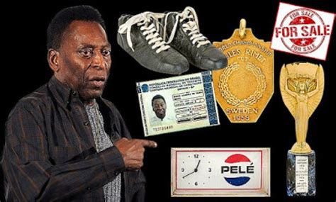 Pele to auction his awards and football legacy | NewsTrack English 1