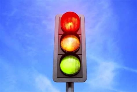 Reasons Behind Traffic Light Colors Are Red, Yellow, and Green | NewsTrack English 1