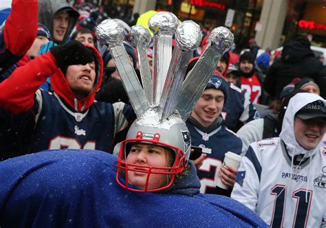 19 Pictures That Just Show How Extreme Super Bowl Fans Can Get