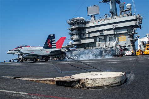 USS Nimitz Records 350,000th Arrested Landing > United States Navy ...