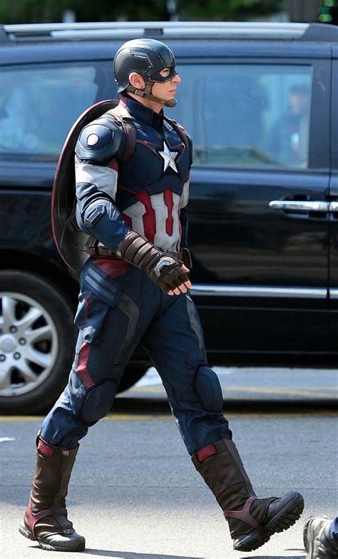 Awesome reference for Cap's Age of Ultron costume. (really hating those ...