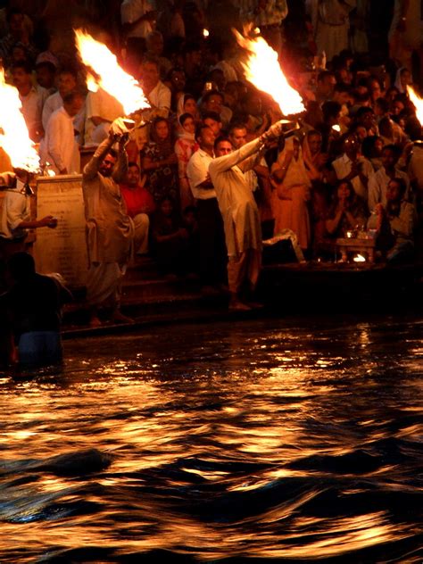 Photos of Ganga Aarti in Haridwar | Images and Pics @ Holidify.com