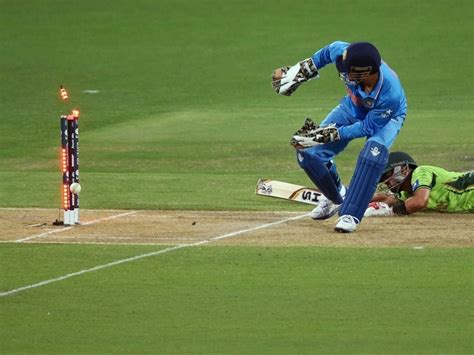 M.S. Dhoni Fails to Collect 'Souvenir' Stump After Pakistan Victory ...