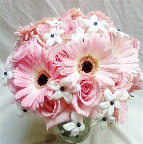 roses and gerbera daisies - Google Search | Stephanotis bridal bouquet ...