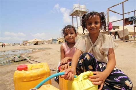 A Day in the Life: Internally Displaced Children in Yemen | UNICEF ...