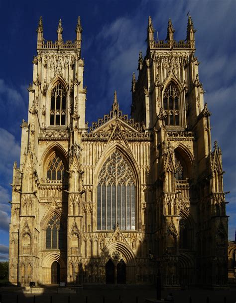 File:York Minster (Blue Sky).jpg - Wikipedia