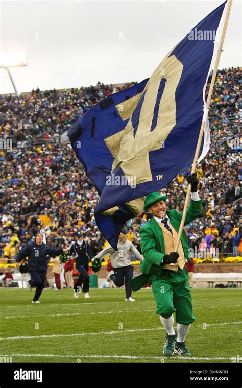 24 October 2009: Notre Dame leprechaun mascot during pre-game ...