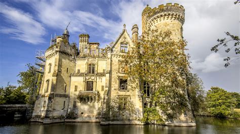 9 Abandoned French Châteaux That Are Eerily Beautiful - Frenchly