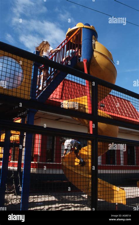 CANADA PLAYGROUND AT A 'PIZZA HUT' RESTAURANT. TORONTO. Photo © Julio Etchart Stock Photo - Alamy