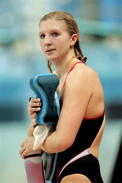 Rebecca Adlington Quits Competitive Swimming