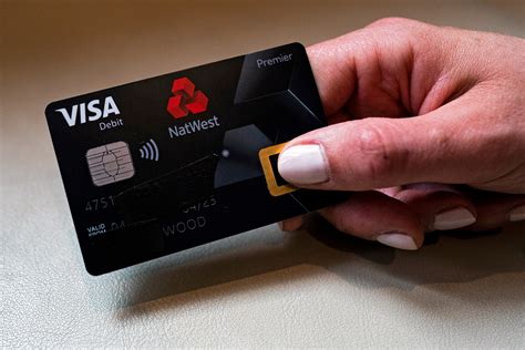 Natwest launches UK’s first biometric fingerprint credit card | Singfin