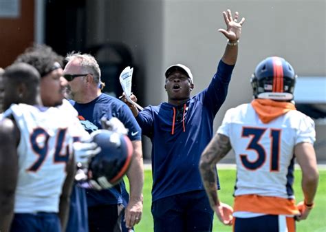 Vance Joseph looks to follow in Wade Phillips' footsteps as Broncos d ...