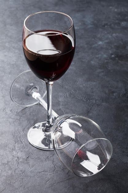 Premium Photo | Red wine glasses